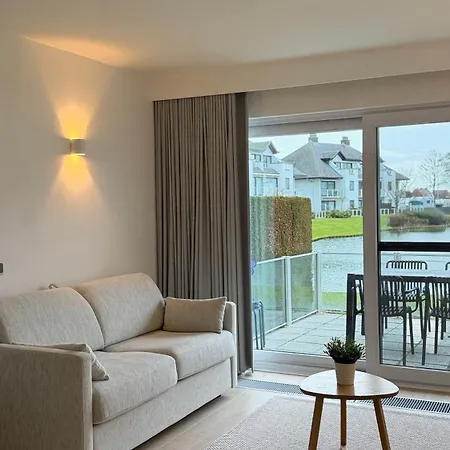 아파트 Cozy With Pool In 4 Guests