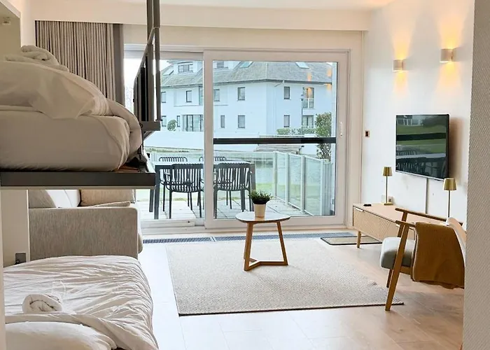 Cozy Studio With Pool In Middelkerke 4 Guests Apartment *